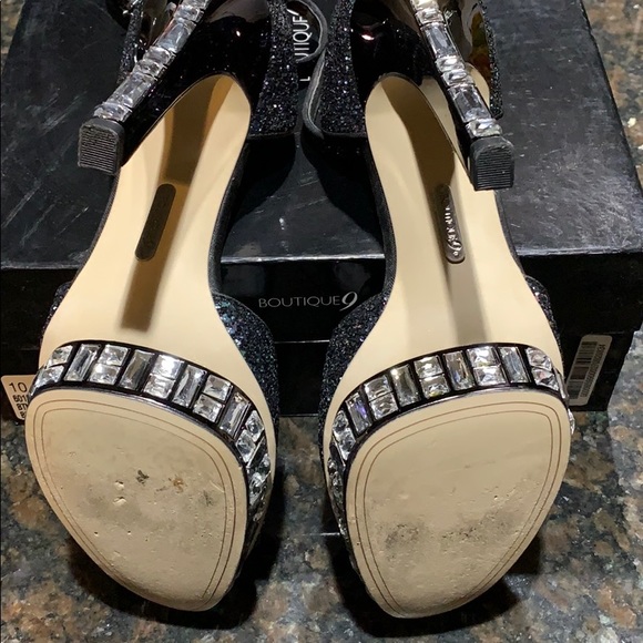 Beautiful Boutique 9 crystal sandals - Picture 9 of 10